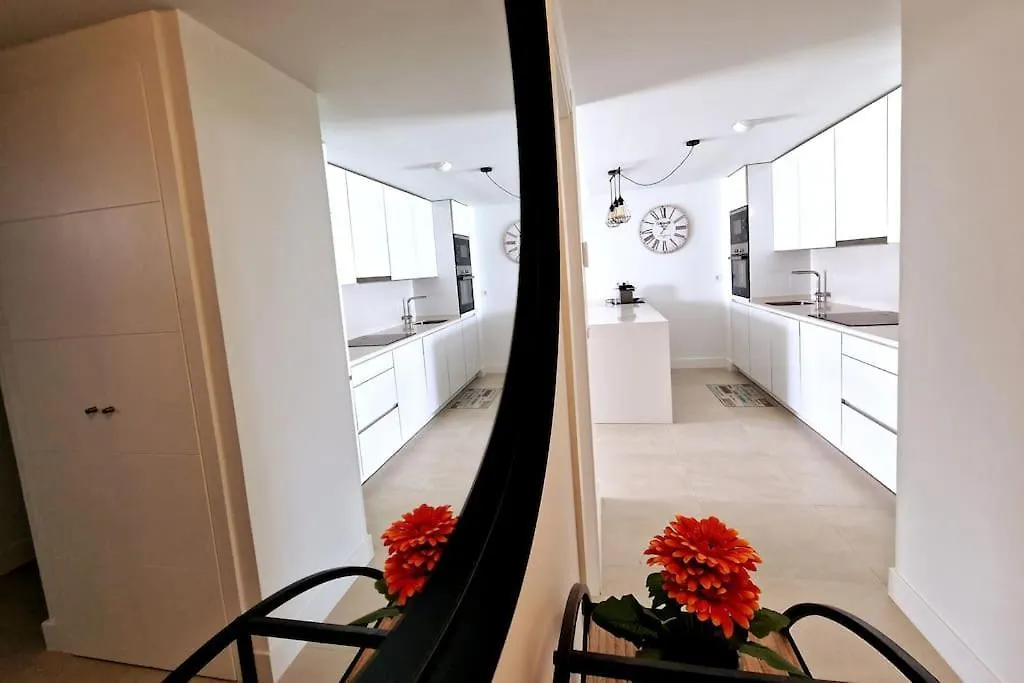 Sunny & New - 3Bd 2Bt With Views Lejlighed Manilva 0*,