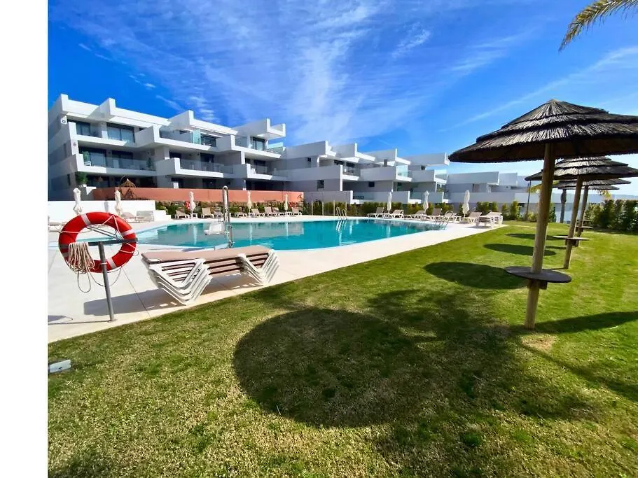 Sunny & New - 3Bd 2Bt With Views Lejlighed Manilva